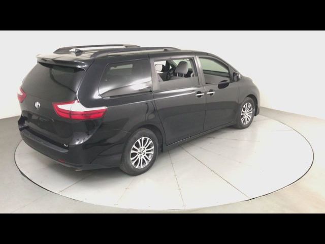 2018 Toyota Sienna XLE