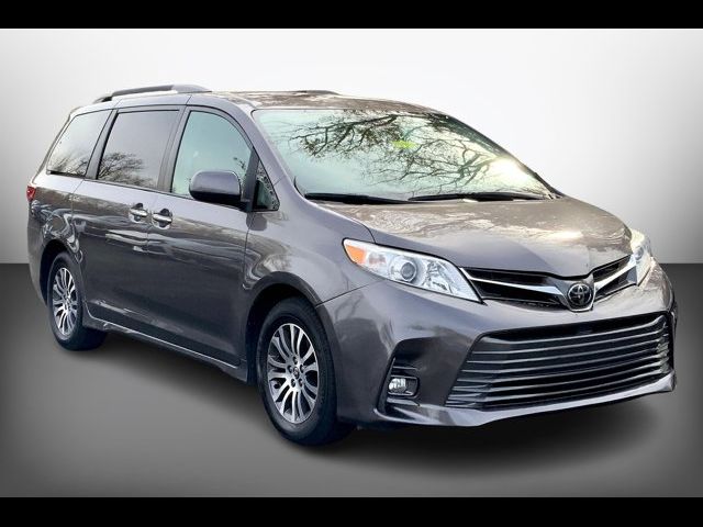 2018 Toyota Sienna XLE