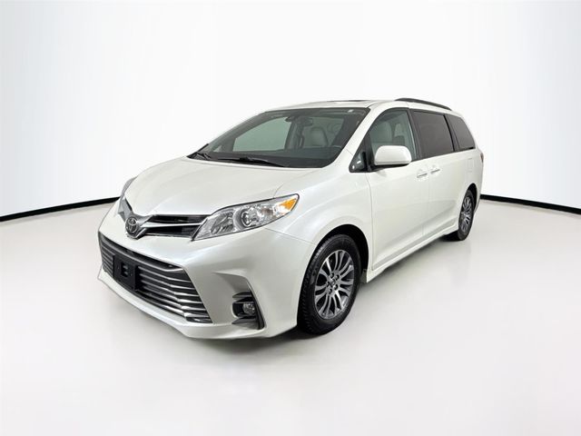 2018 Toyota Sienna XLE