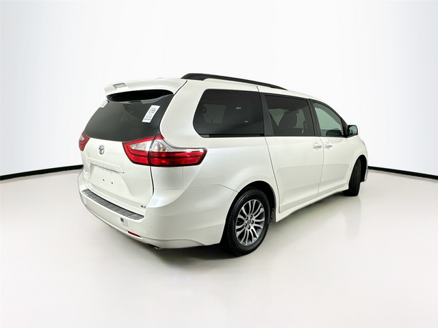 2018 Toyota Sienna XLE