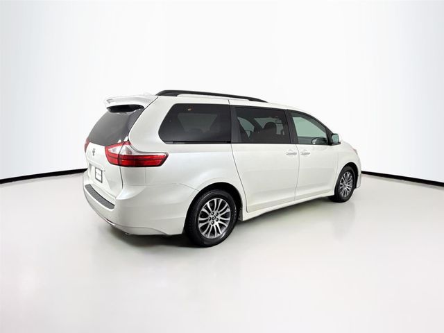 2018 Toyota Sienna XLE