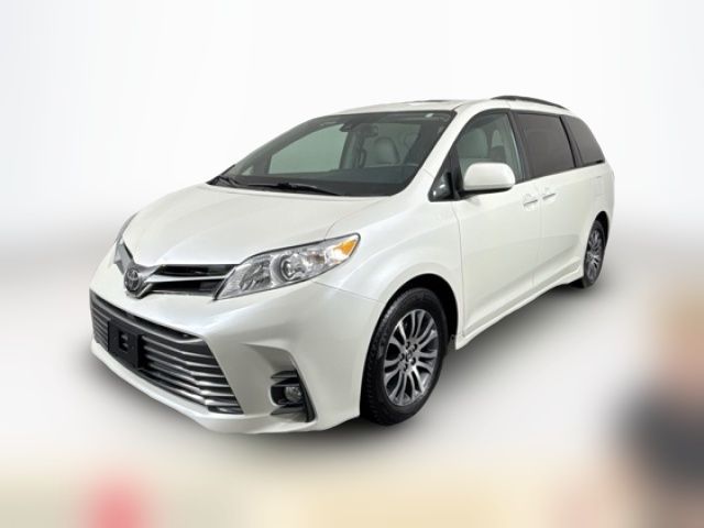 2018 Toyota Sienna XLE