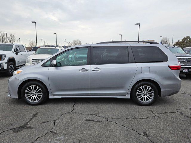 2018 Toyota Sienna XLE