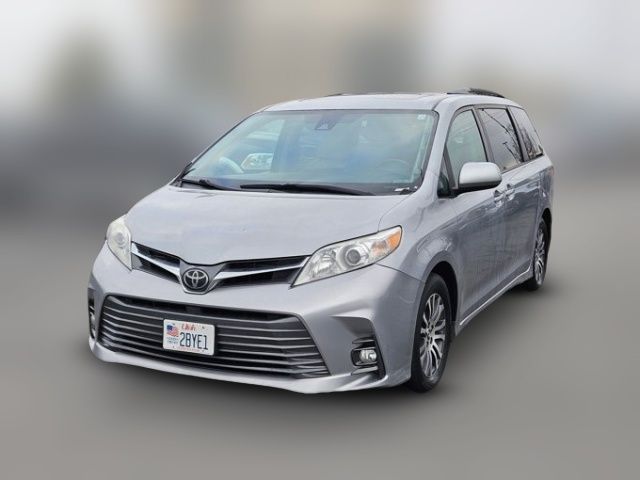 2018 Toyota Sienna XLE