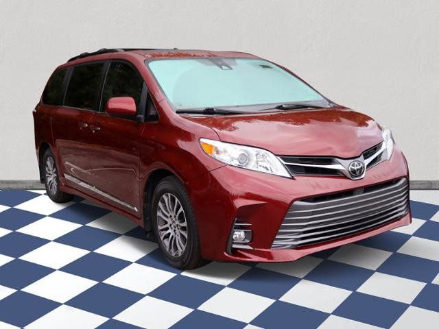 2018 Toyota Sienna XLE