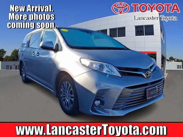 2018 Toyota Sienna XLE