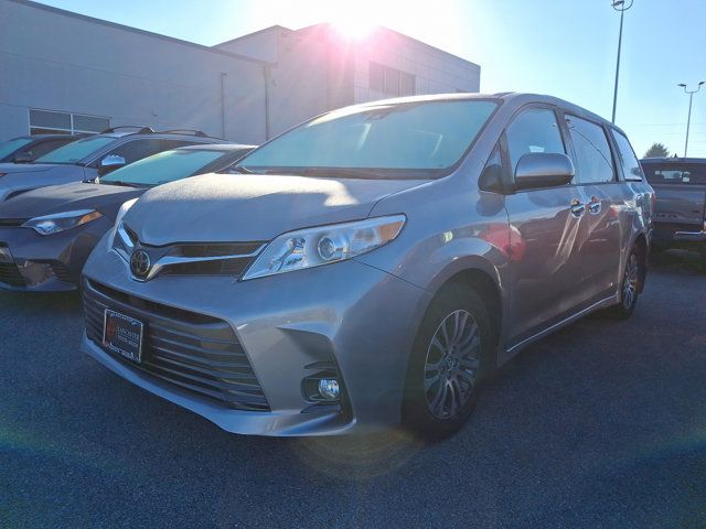 2018 Toyota Sienna XLE