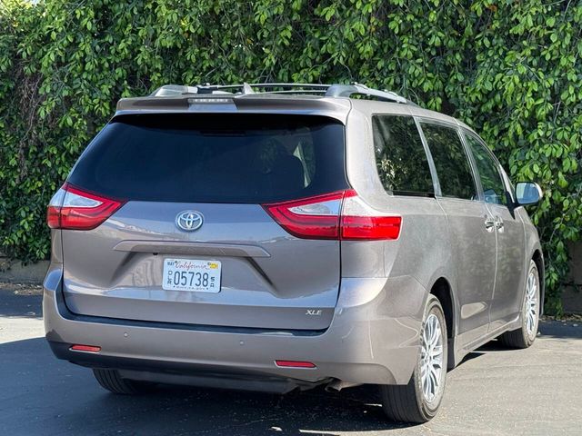 2018 Toyota Sienna 