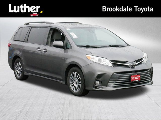 2018 Toyota Sienna XLE Auto Access Seat