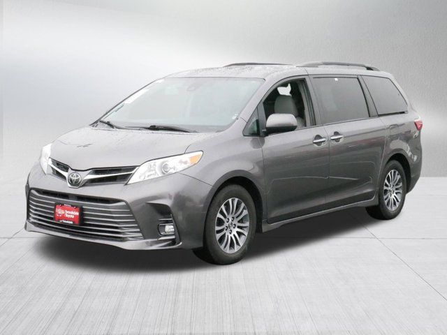 2018 Toyota Sienna XLE Auto Access Seat