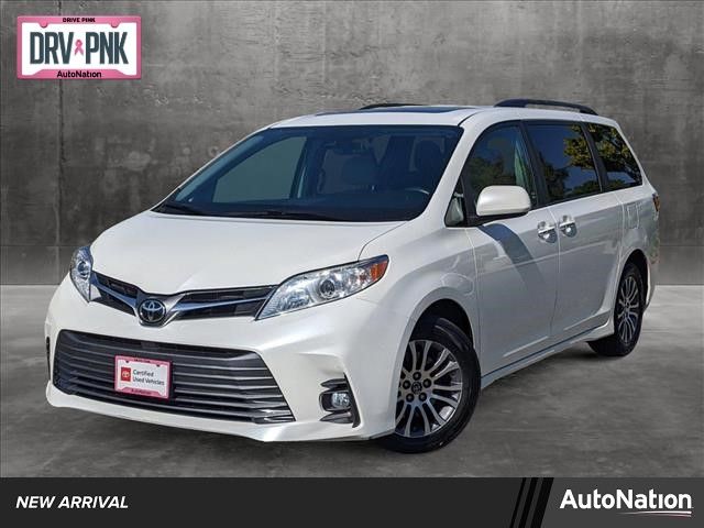 2018 Toyota Sienna XLE