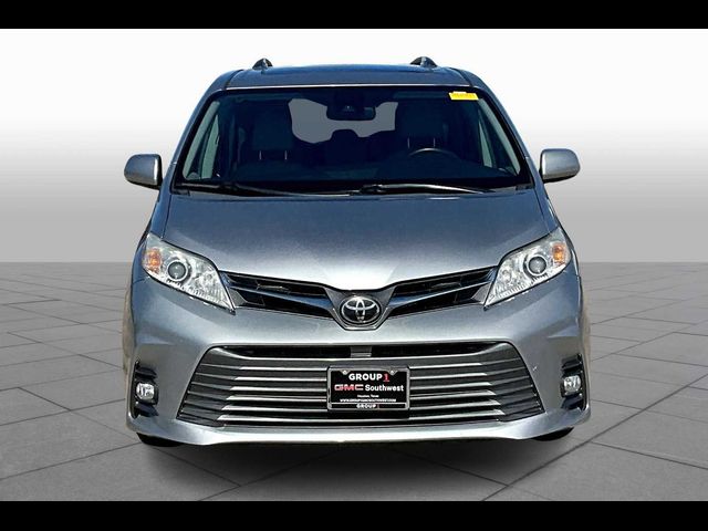 2018 Toyota Sienna XLE Auto Access Seat