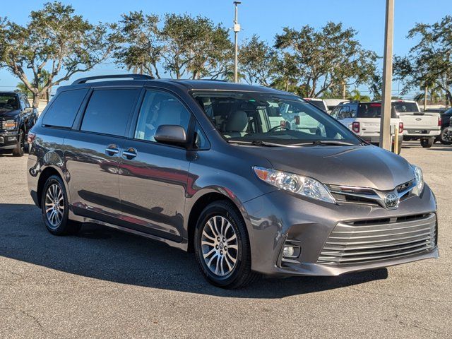 2018 Toyota Sienna XLE