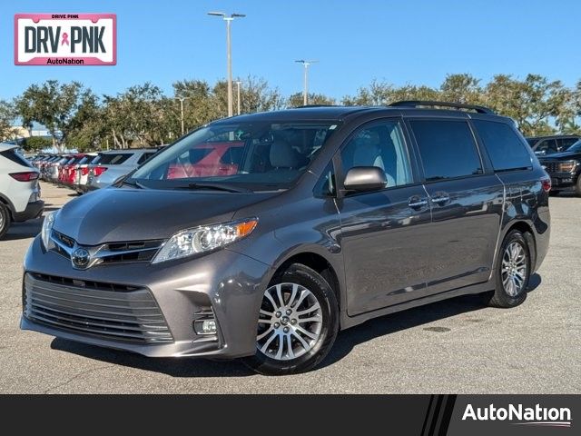 2018 Toyota Sienna XLE