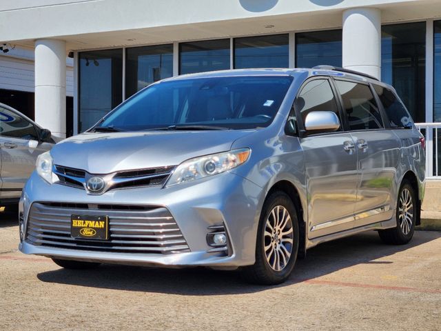 2018 Toyota Sienna XLE Auto Access Seat