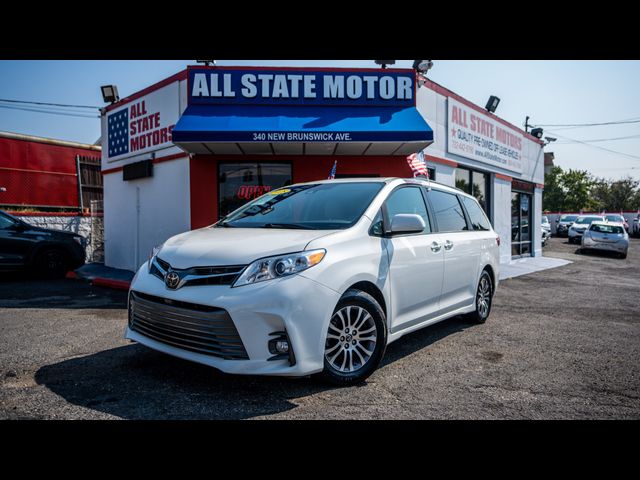 2018 Toyota Sienna XLE Auto Access Seat