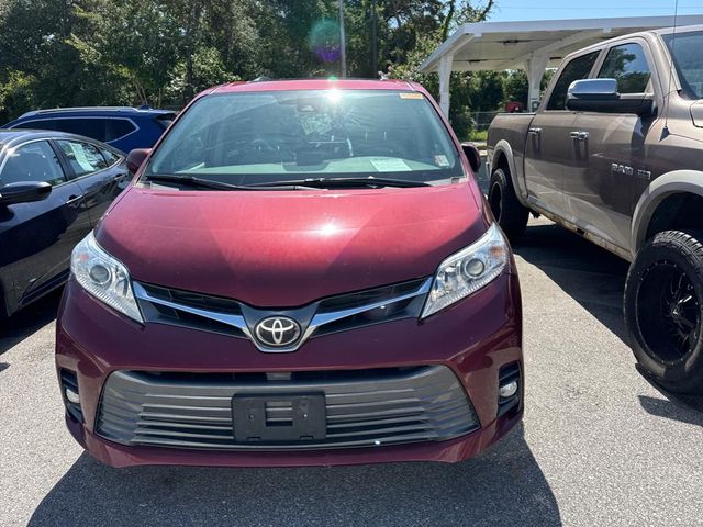 2018 Toyota Sienna XLE