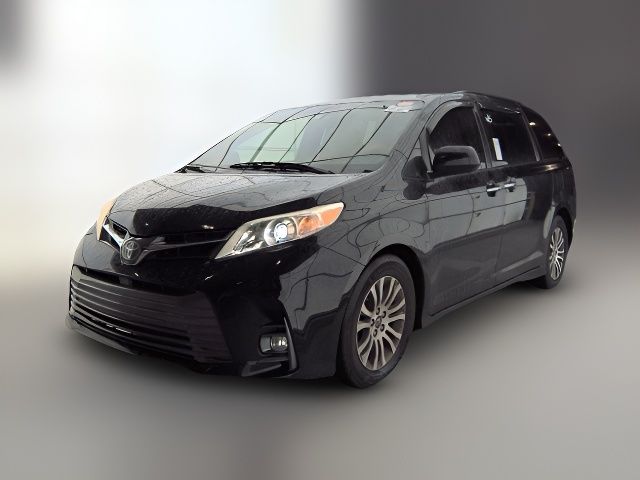 2018 Toyota Sienna XLE