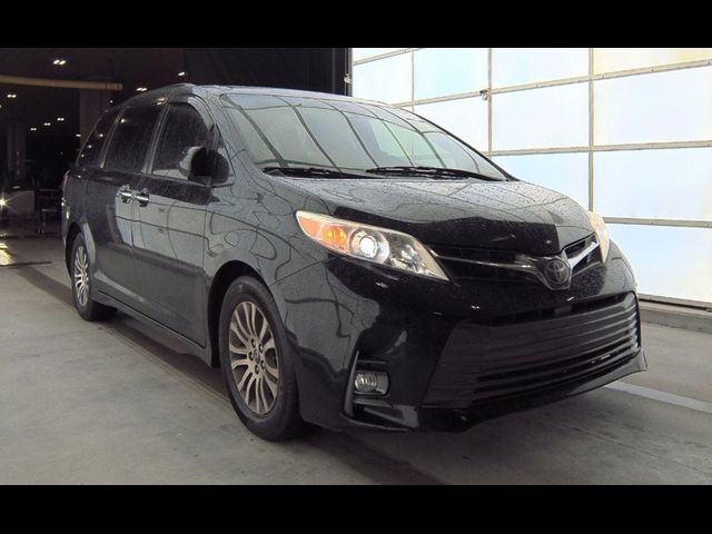 2018 Toyota Sienna XLE