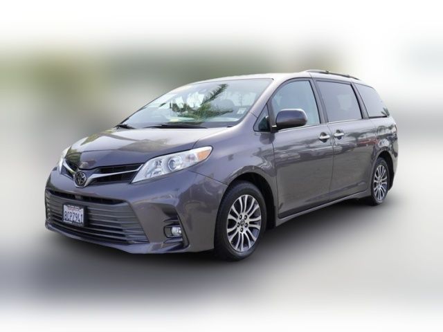 2018 Toyota Sienna 