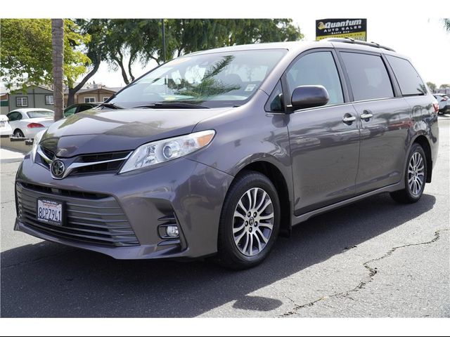 2018 Toyota Sienna 