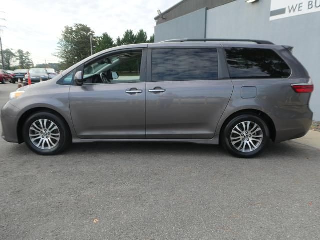 2018 Toyota Sienna XLE