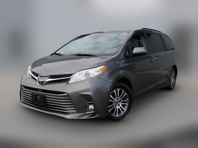 2018 Toyota Sienna XLE