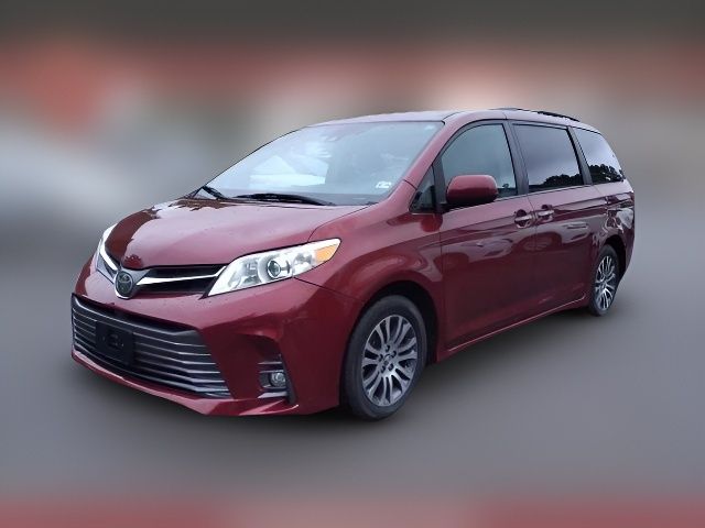 2018 Toyota Sienna XLE