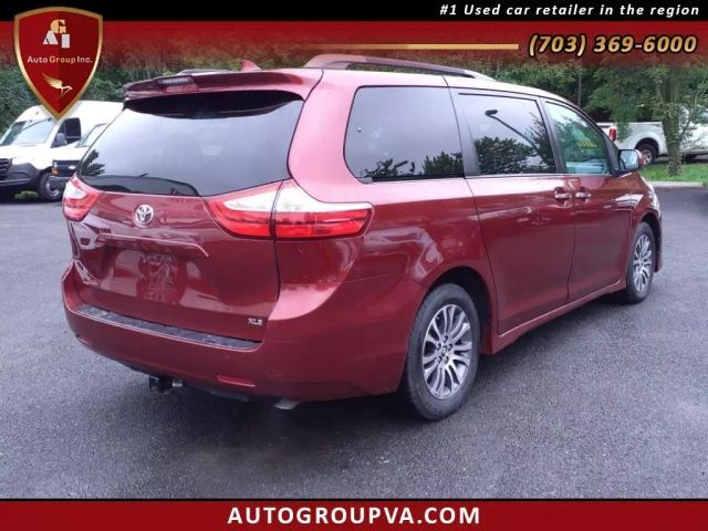 2018 Toyota Sienna XLE