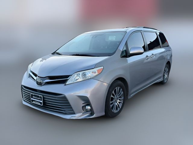 2018 Toyota Sienna XLE