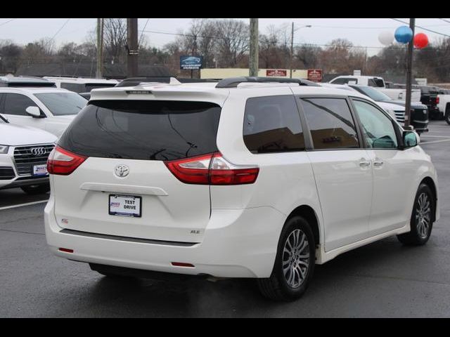 2018 Toyota Sienna XLE