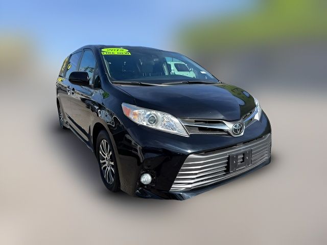 2018 Toyota Sienna XLE