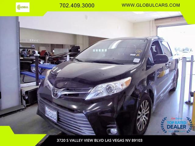 2018 Toyota Sienna XLE