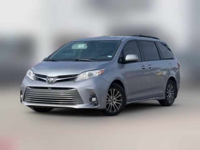 2018 Toyota Sienna 