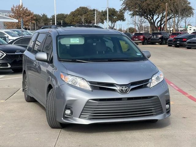 2018 Toyota Sienna 