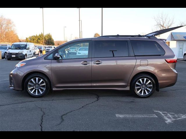 2018 Toyota Sienna XLE Premium