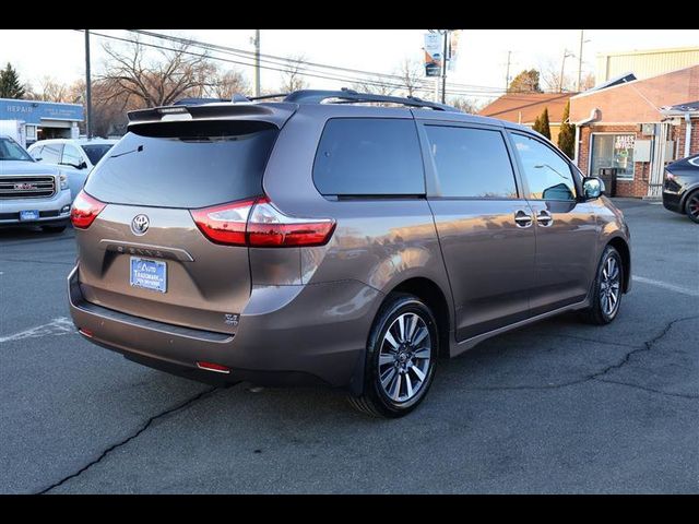 2018 Toyota Sienna XLE Premium