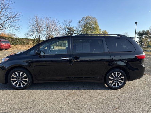 2018 Toyota Sienna XLE Premium