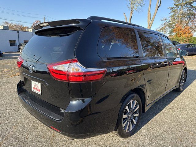 2018 Toyota Sienna XLE Premium