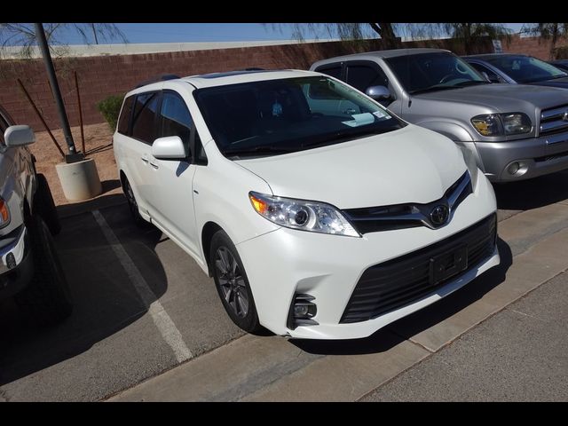 2018 Toyota Sienna XLE Premium