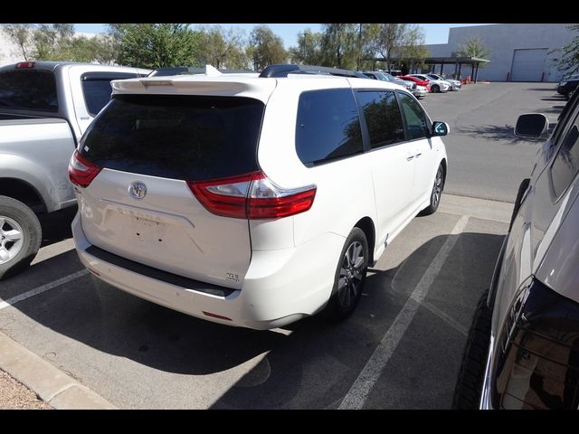 2018 Toyota Sienna XLE Premium