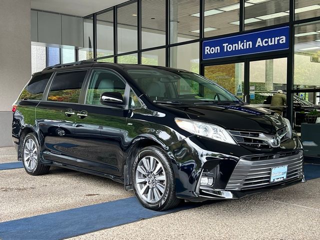 2018 Toyota Sienna 