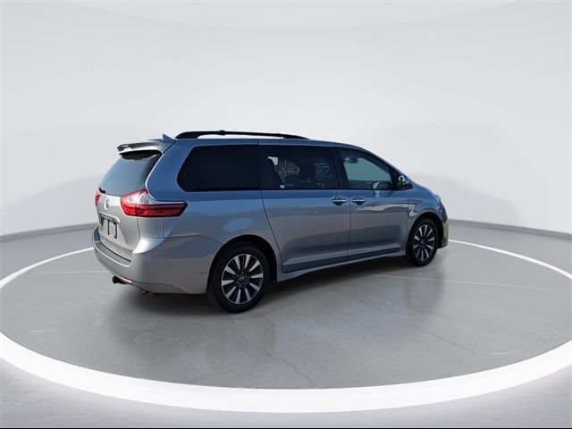 2018 Toyota Sienna XLE