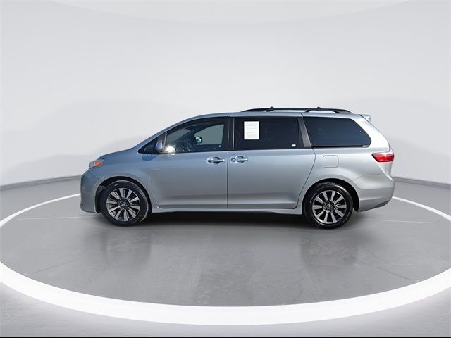 2018 Toyota Sienna XLE