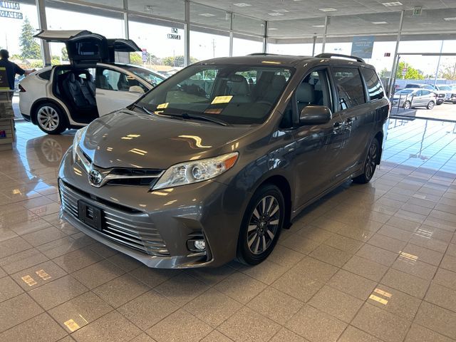 2018 Toyota Sienna XLE Premium