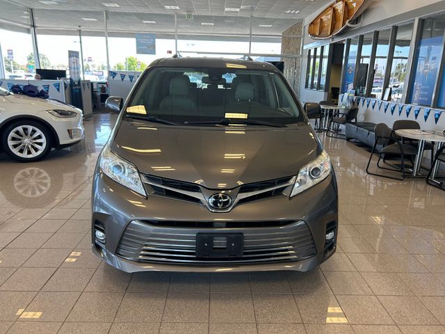 2018 Toyota Sienna XLE Premium