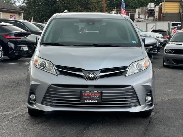 2018 Toyota Sienna XLE Premium