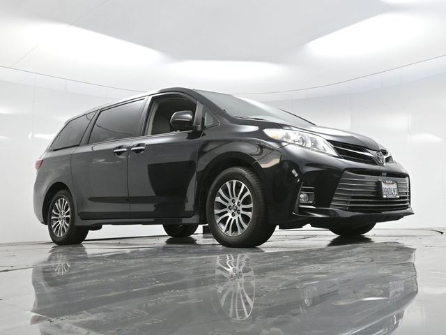 2018 Toyota Sienna XLE Premium