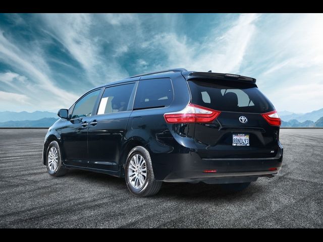 2018 Toyota Sienna XLE Premium