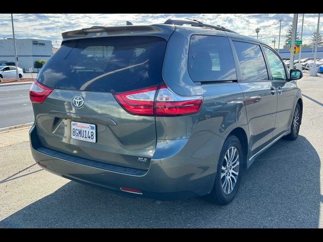 2018 Toyota Sienna XLE Premium